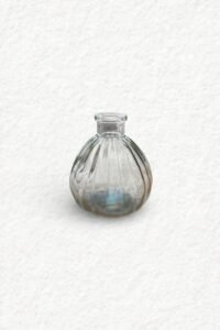 kleine Vase - Glas rund geriffelt (H9 x 8 x 1,8 cm)
